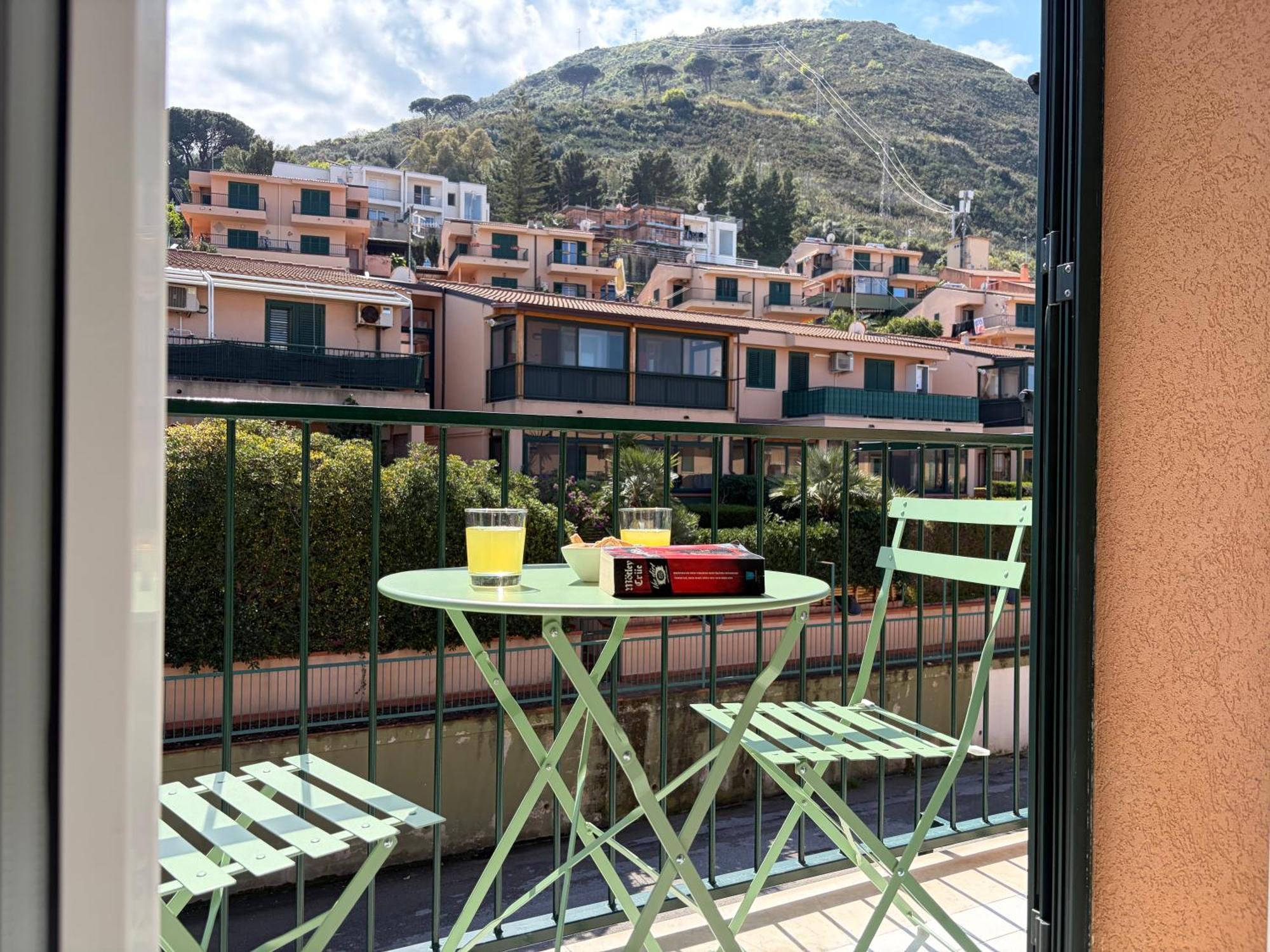 Chambre Triple avec Balcon - Vue sur Montagnes